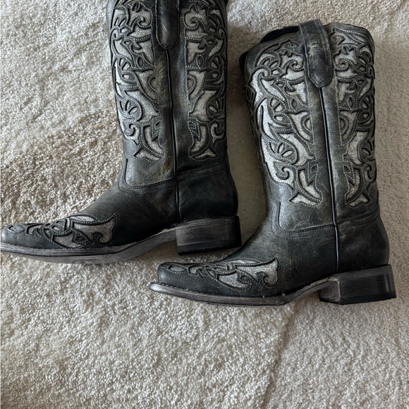 Black and Silver Western Cowgirl Boots - Picture 4 of 10